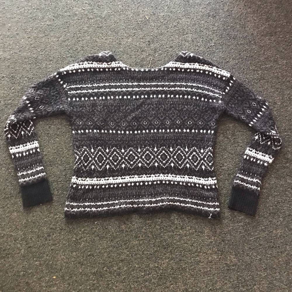 American Eagle Sweater!